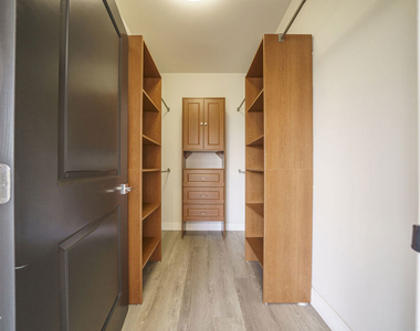 970 S St Andrews Place - Photo Thumbnail 17