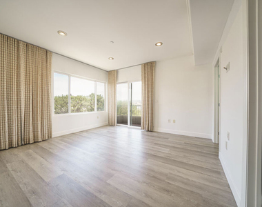 970 S St Andrews Place - Photo Thumbnail 14