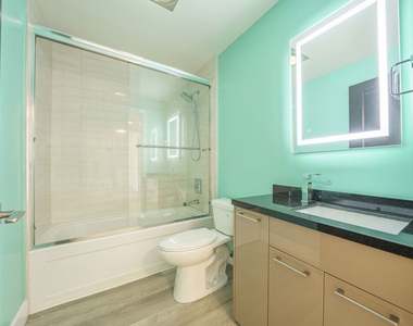 970 S St Andrews Place - Photo Thumbnail 22