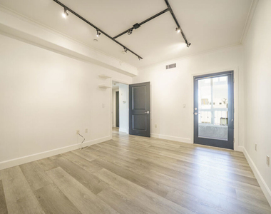 970 S St Andrews Place - Photo Thumbnail 29