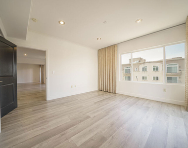 970 S St Andrews Place - Photo Thumbnail 15