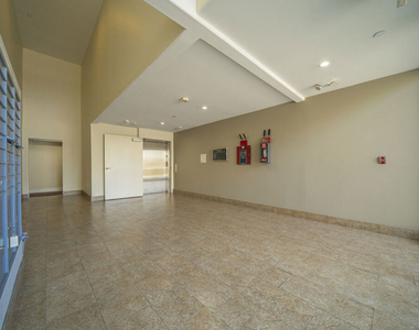 970 S St Andrews Place - Photo Thumbnail 37