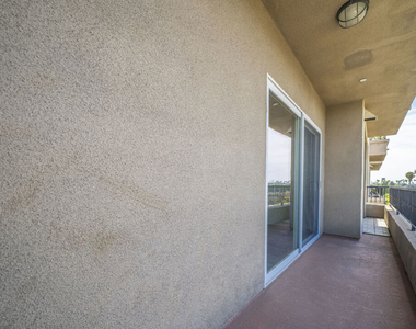 970 S St Andrews Place - Photo Thumbnail 34