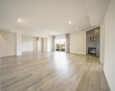 970 S St Andrews Place - Photo Thumbnail 4