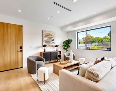 4329 Radford Avenue - Photo Thumbnail 7