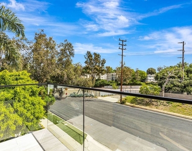 4329 Radford Avenue - Photo Thumbnail 20