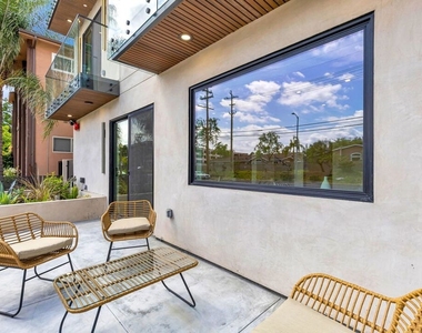 4329 Radford Avenue - Photo Thumbnail 10