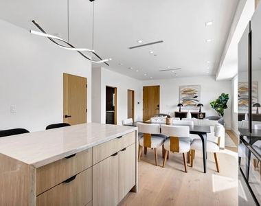 4329 Radford Avenue - Photo Thumbnail 5