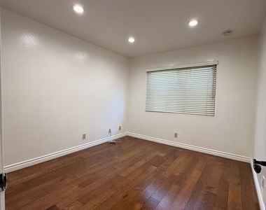 21 Oaktree Lane - Photo Thumbnail 12