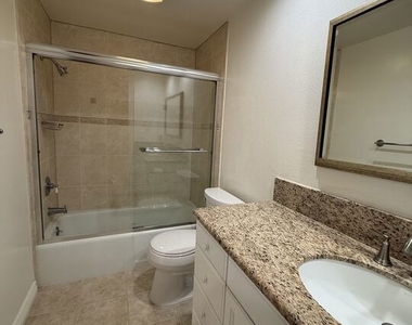 21 Oaktree Lane - Photo Thumbnail 16