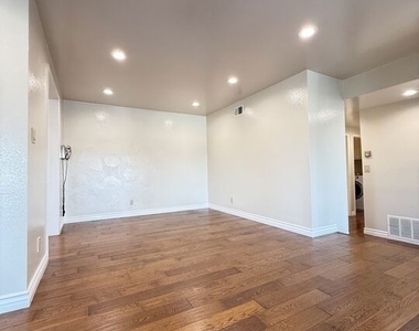 21 Oaktree Lane - Photo Thumbnail 4