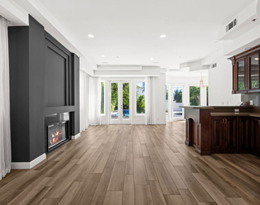 112 N Elm Drive - Photo Thumbnail 7