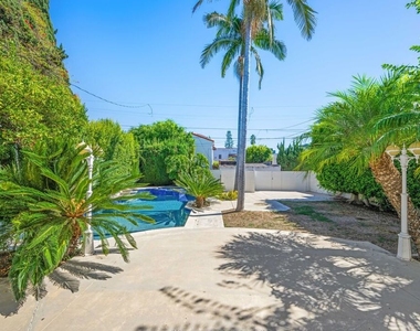 112 N Elm Drive - Photo Thumbnail 38