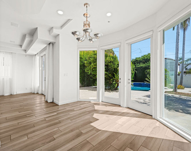 112 N Elm Drive - Photo Thumbnail 10