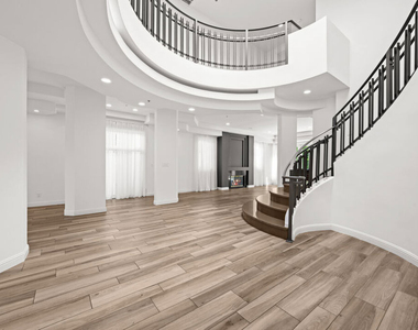 112 N Elm Drive - Photo Thumbnail 18