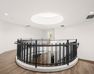 112 N Elm Drive - Photo Thumbnail 20