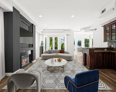 112 N Elm Drive - Photo Thumbnail 6