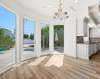 112 N Elm Drive - Photo Thumbnail 11