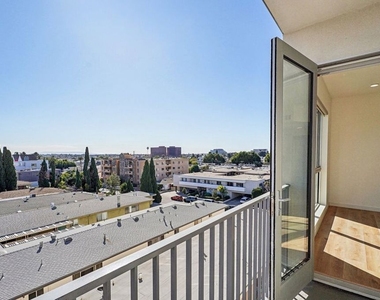 1814 Federal Avenue - Photo Thumbnail 9