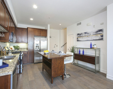 629 Traction Avenue - Photo Thumbnail 11