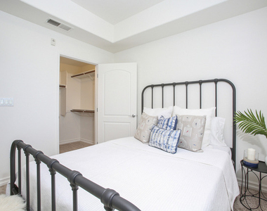 629 Traction Avenue - Photo Thumbnail 13