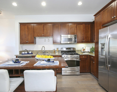 629 Traction Avenue - Photo Thumbnail 7