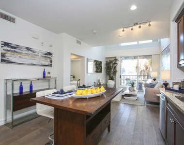 629 Traction Avenue - Photo Thumbnail 6