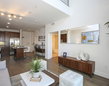 629 Traction Avenue - Photo Thumbnail 2