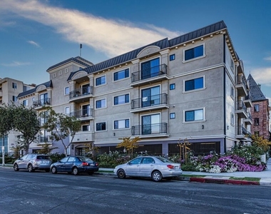 901 S Gramercy Drive - Photo Thumbnail 1