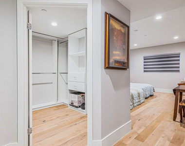901 S Gramercy Drive - Photo Thumbnail 11