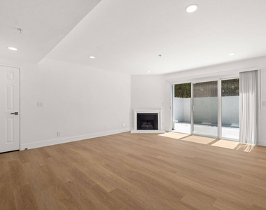 16100 W Sunset Boulevard - Photo Thumbnail 1