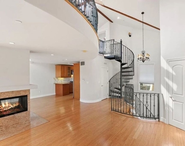 837 18th Street - Photo Thumbnail 4