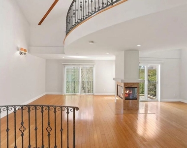 837 18th Street - Photo Thumbnail 2