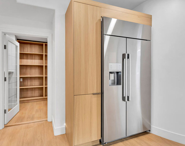 661 W Lemon Avenue - Photo Thumbnail 9
