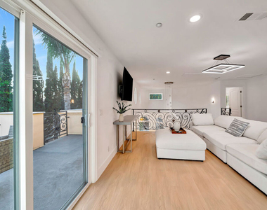 661 W Lemon Avenue - Photo Thumbnail 25