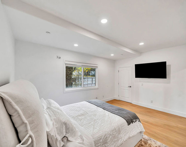 661 W Lemon Avenue - Photo Thumbnail 21