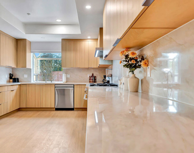 661 W Lemon Avenue - Photo Thumbnail 7