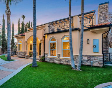 661 W Lemon Avenue - Photo Thumbnail 3