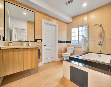 661 W Lemon Avenue - Photo Thumbnail 17