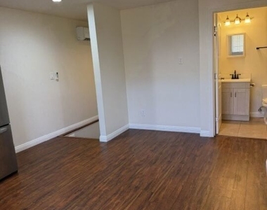 1314 Omelveny Avenue - Photo Thumbnail 7