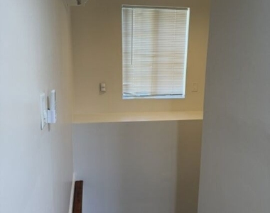 1314 Omelveny Avenue - Photo Thumbnail 9