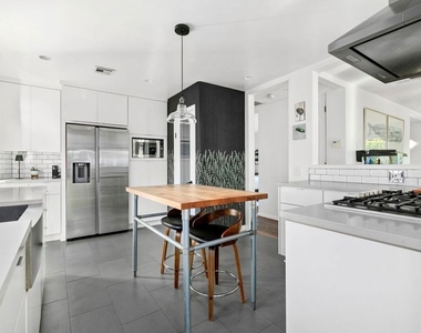 2430 30th Street - Photo Thumbnail 6