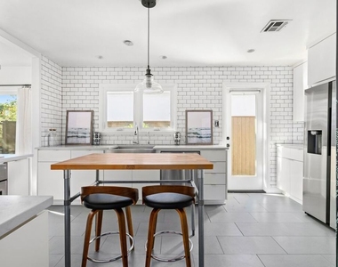 2430 30th Street - Photo Thumbnail 7