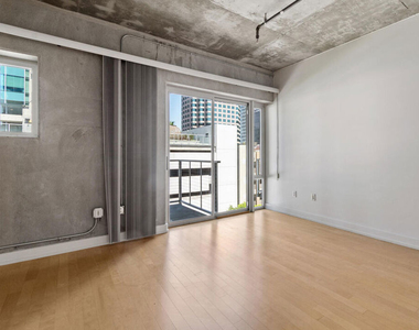 645 W 9th Street - Photo Thumbnail 3