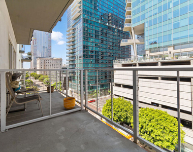 645 W 9th Street - Photo Thumbnail 16