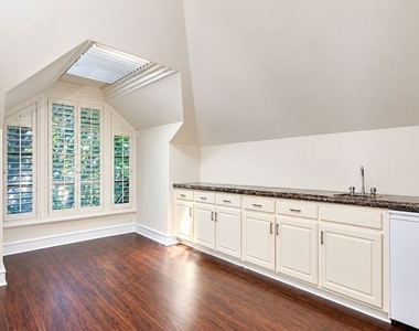 713 Foothill Road - Photo Thumbnail 16