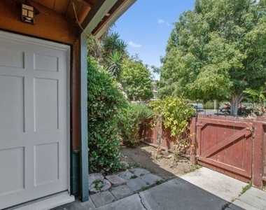 2604 S Garth Avenue - Photo Thumbnail 10