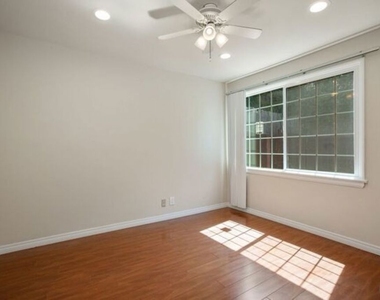 2604 S Garth Avenue - Photo Thumbnail 6