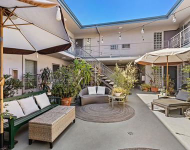 1152 N Poinsettia Place - Photo Thumbnail 5