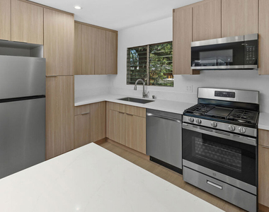 1152 N Poinsettia Place - Photo Thumbnail 16